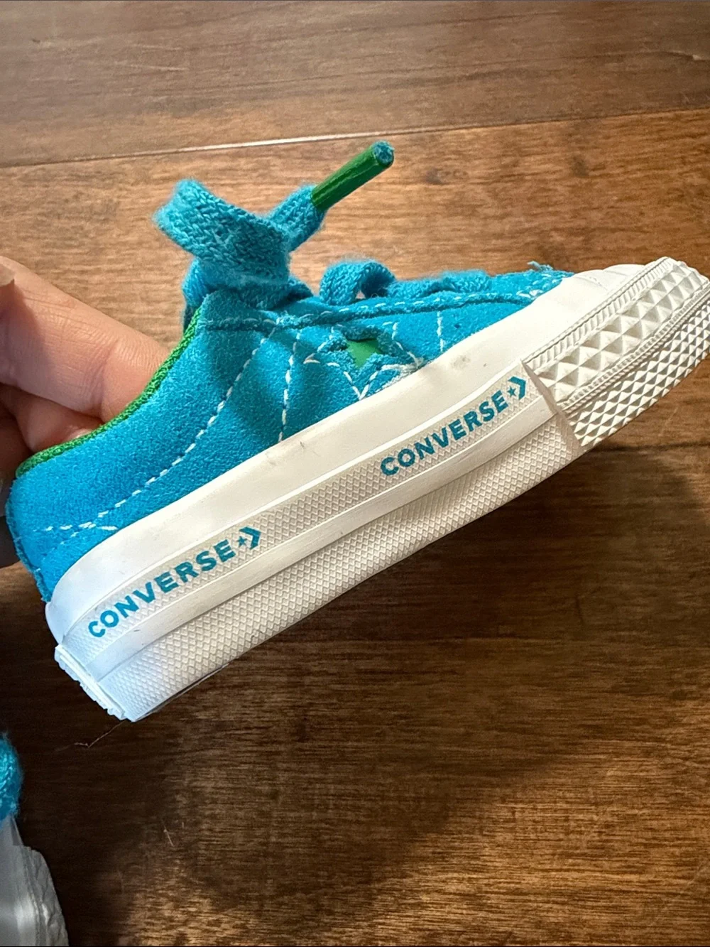 Converse Turquoise/Green One Star 2V OX Suede Sneakers, size 2